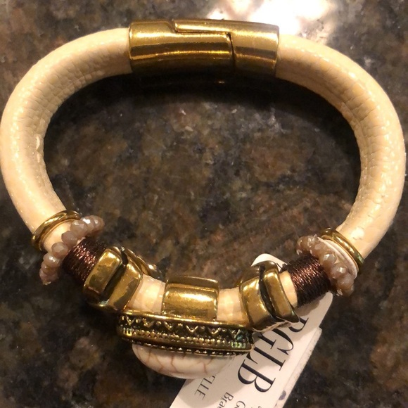 Laura Janelle RGLB bracelet magnetic closure - Picture 2 of 3